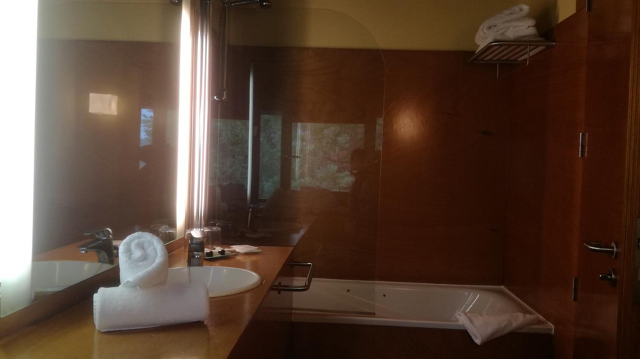 Bathroom 3, Pazo Da Merced, A Coruña