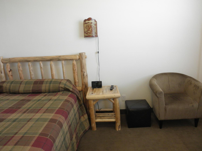 General view 5, Bear's Den Lodge, Division No. 4