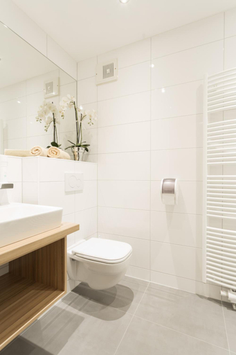Bathroom 4, "hotel Restaurant Böck ""roter Hahn""", Sankt Pölten