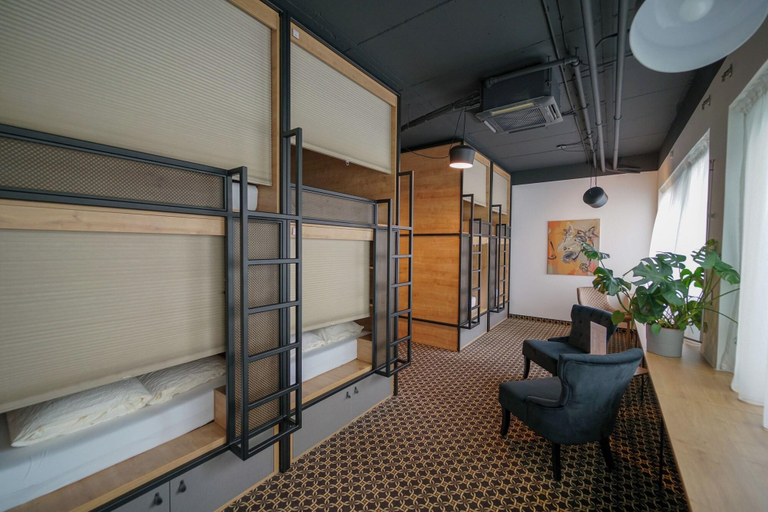 Room 4, Chors Like A Hotel | Capsule & Nft Boutique Host, Bratislava