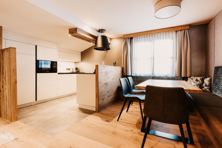 Room 5, Hofgut Apartment & Lifestyle Resort, Sankt Johann im Pongau