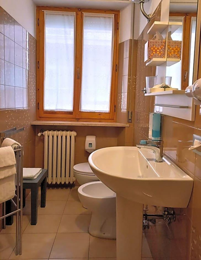 Bathroom 4, Hotel Cormorano, Fermo