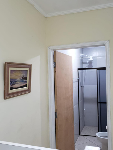 Bathroom 5, Mayda Hostel, São Vicente