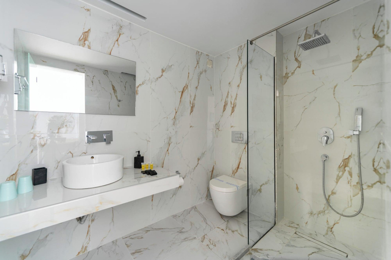 Bathroom 5, Alyssium, Ionian Islands