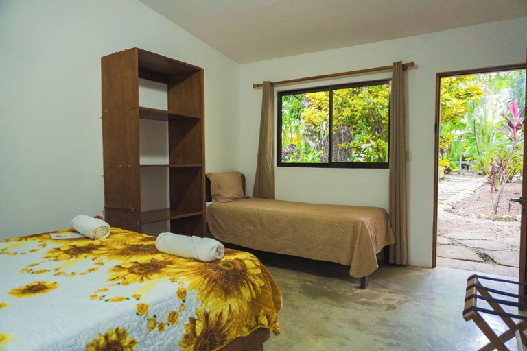 Bedroom 2, Buddha Retreat Hotel, Santa Cruz