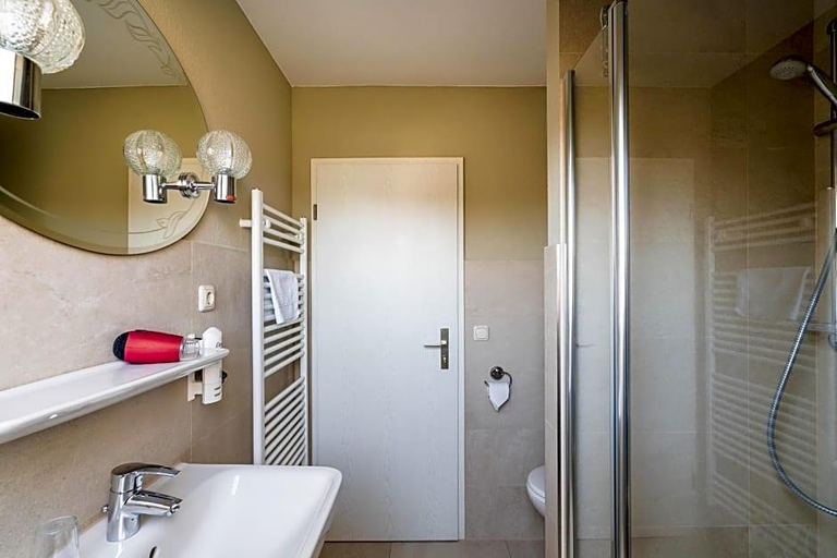 Bathroom 5, Hotel Marianne Und Restaurant Kiek In, Ludwigslust-Parchim