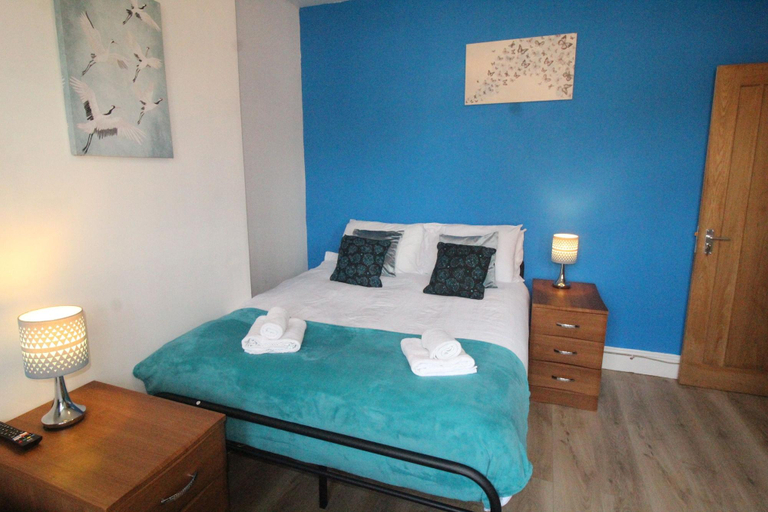Bedroom 5, Lundwood House, Barnsley