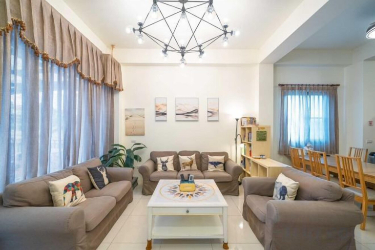 Others 5, Jenny Inn, Yilan