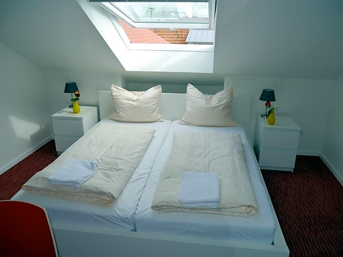 Bedroom 4, Mille Stelle Hotel, Karlsruhe
