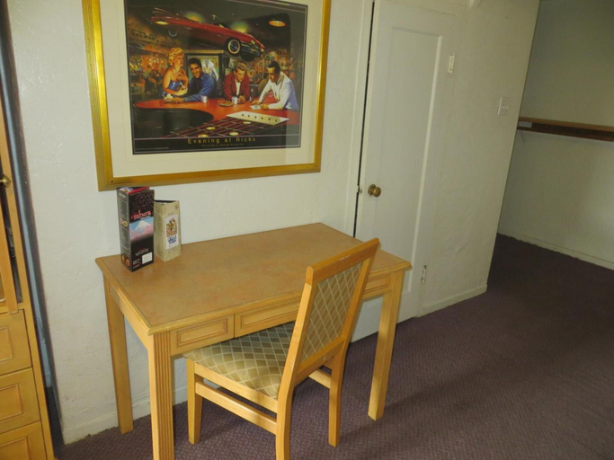 Public Area 3, El Trovatore Motel, Mohave