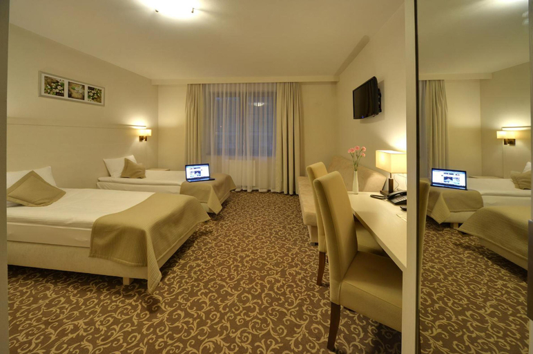 Bedroom 4, Hotel Camelot, Wałbrzych