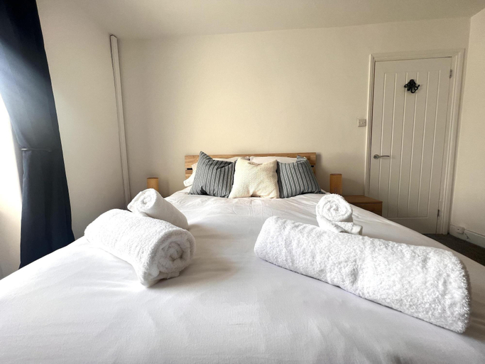 Room 2, Seaside Haven At Willowdene Cottage, Conwy