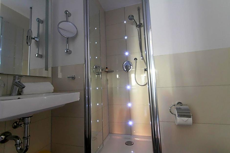 Bathroom 4, Soleiado Hotel, Ludwigsburg