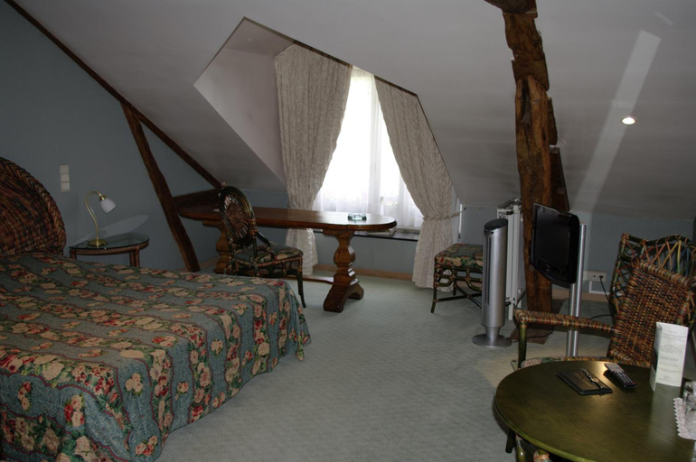 Bedroom 2, Château d'Hassonville, Luxembourg