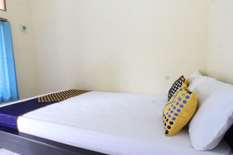 Room 5, Oyo Life 93155 Wisma Sarah, Lombok