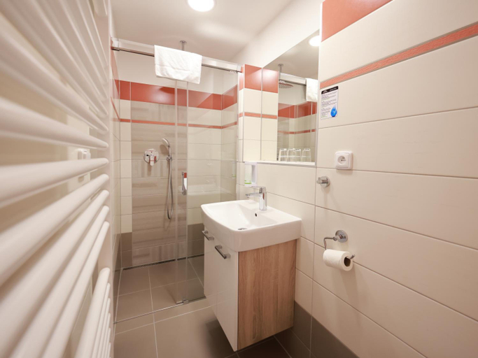 Bathroom 3, Hotel Skicentrum, Semily