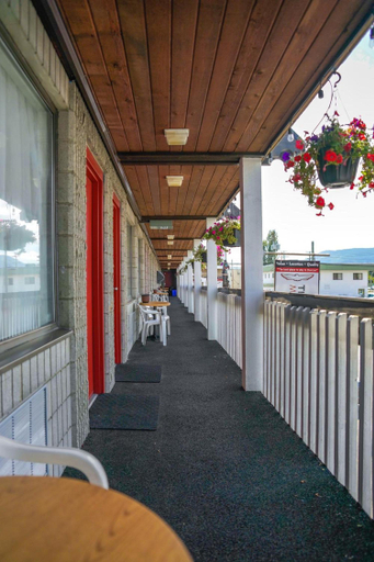 Exterior & Views 2, Thunderbird Motor Inn, Cowichan Valley