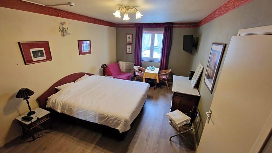 Bedroom 4, Royal Hotel Restaurant Bonhomme, Liège