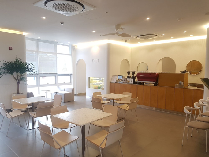 Food & Drinks 4, Ramada Hotel & Suites by Wyndham Gangwon Pyeongchang, Pyeongchang