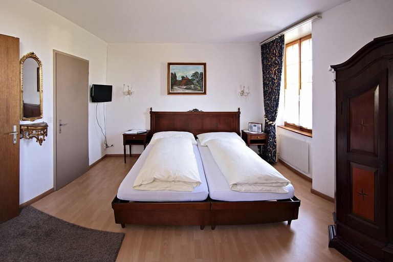 Bedroom 3, Gasthof National, Lebern