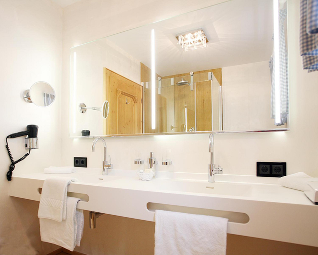 Bathroom 4, Rosis Sonnbergstuben, Kitzbühel