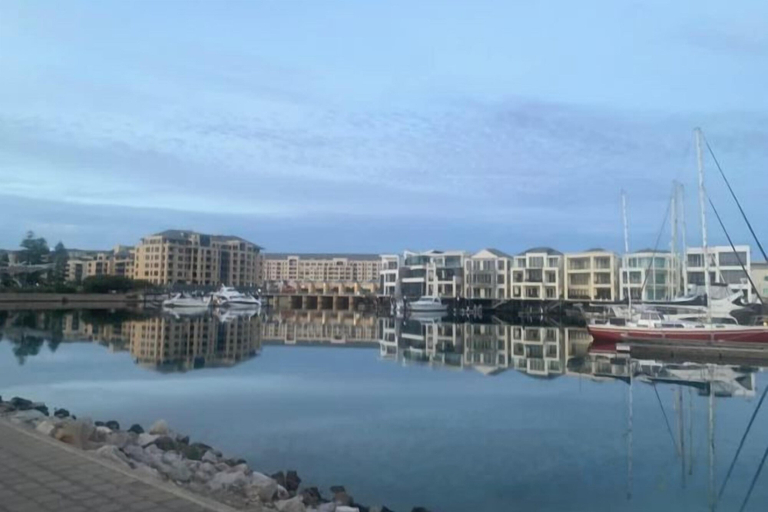 2, Beach & Bay - Modern Family Stay Glenelg North, Adelaide