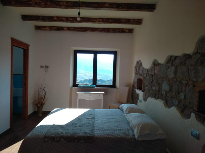 Bedroom 2, B B Il Portico Orgosolo, Nuoro