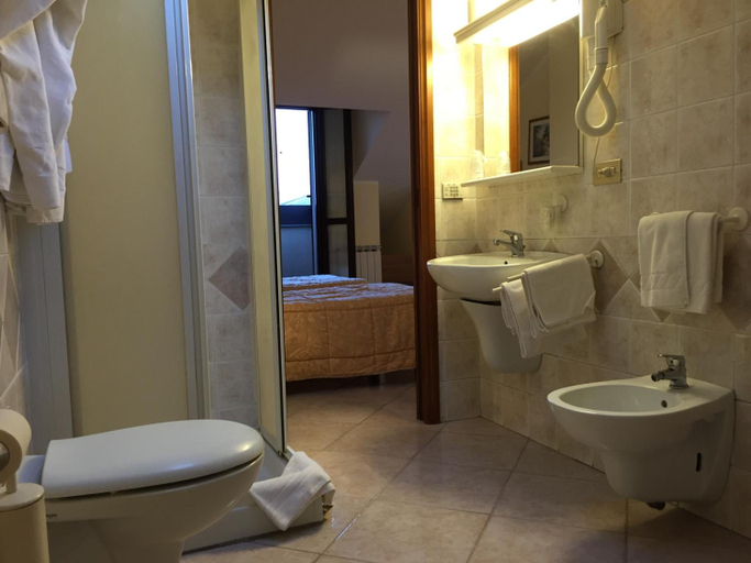 Bathroom 4, Hotel Rocco, Milano