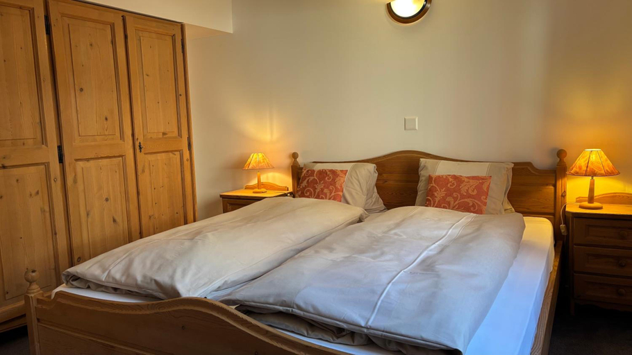 Bedroom 2, Hotel Postigliun Andiast, Surselva