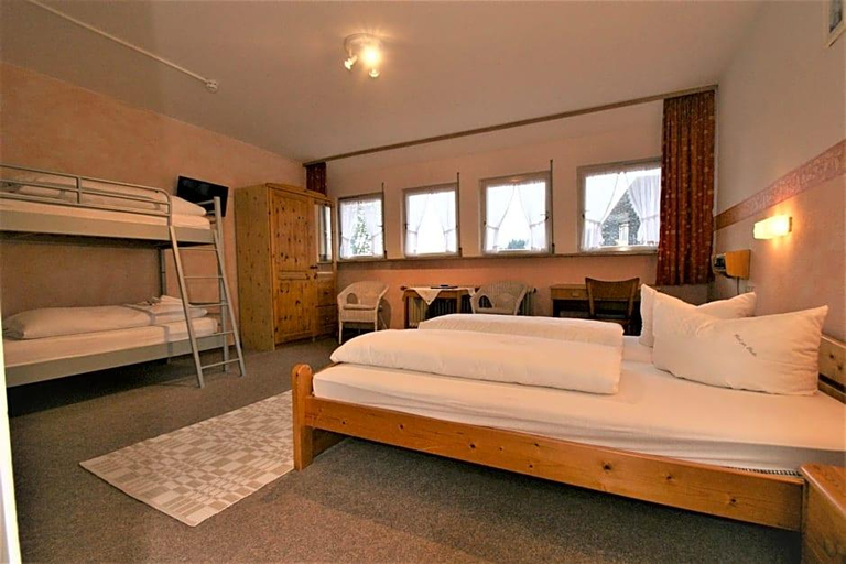 Room 4, Zur Traube Schwarzwaldhotel Restaurant Am Titisee, Breisgau-Hochschwarzwald