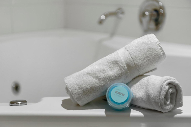 Bathroom 5, Springs Shoalhaven Nowra, Shoalhaven - Pt A