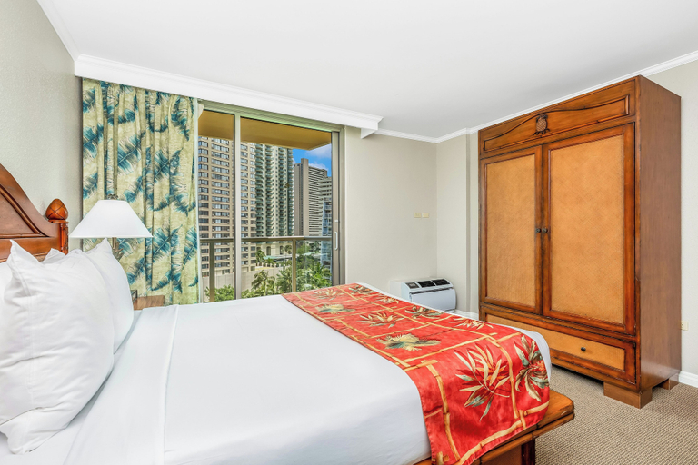 Bedroom 4, Luana Waikiki Hotel & Suites, Honolulu