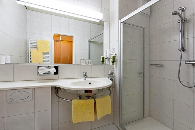 Bathroom 4, Hotel Waldesruh, Darmstadt-Dieburg