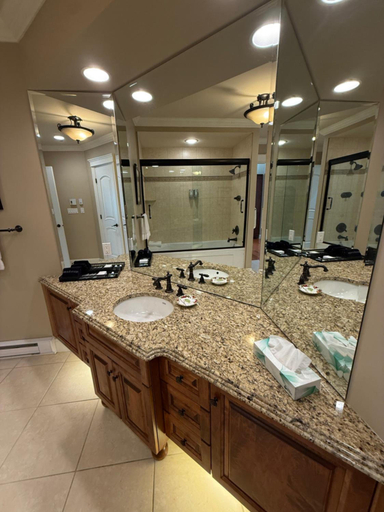 Bathroom 3, Crown Mansion Boutique Hotel & Villas, Nanaimo