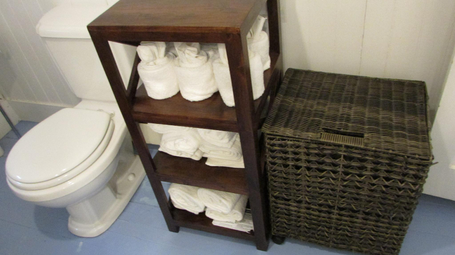 Bathroom 3, Center Lovell Inn, Oxford