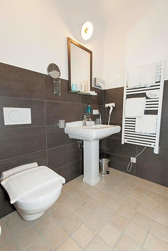 Bathroom 5, Die Post Landgasthof Aufkirchen, Starnberg