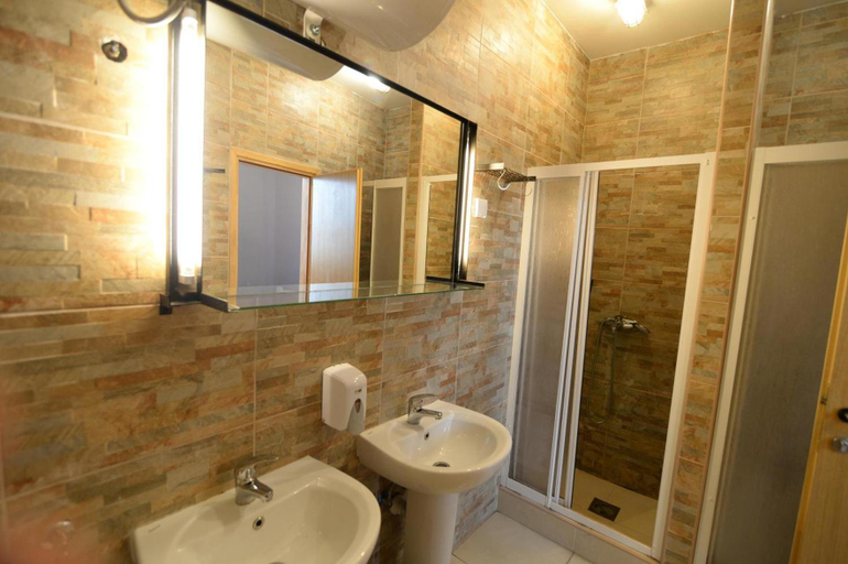 Bathroom 3, Hostel Fair and Square, Belgrade