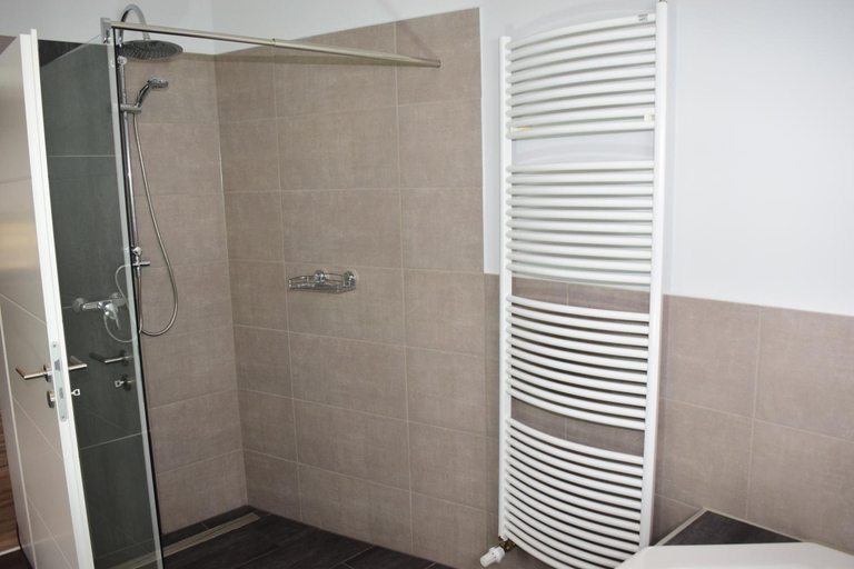 Bathroom 4, Hotel - Bistro - 3-eck, Neunkirchen