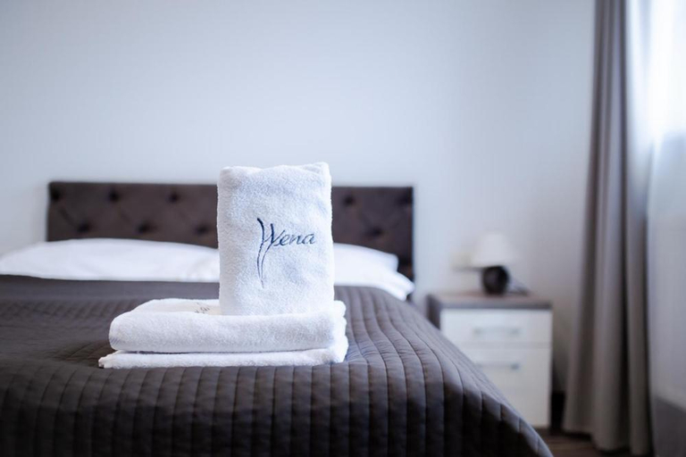 Others 5, Hotel Wena, Trzebnica