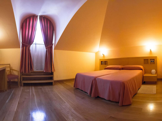 Bedroom 3, Hotel La Estaciv N De Luanco, Asturias