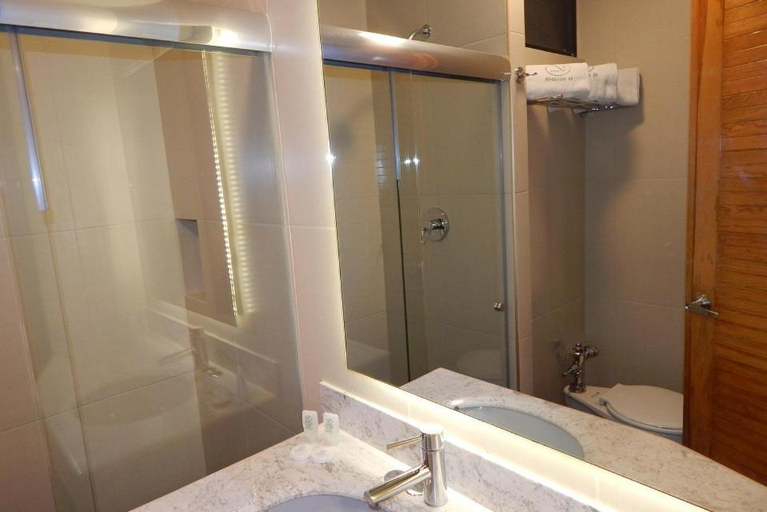 Bathroom 4, Hotel El Salvador, Mexico City