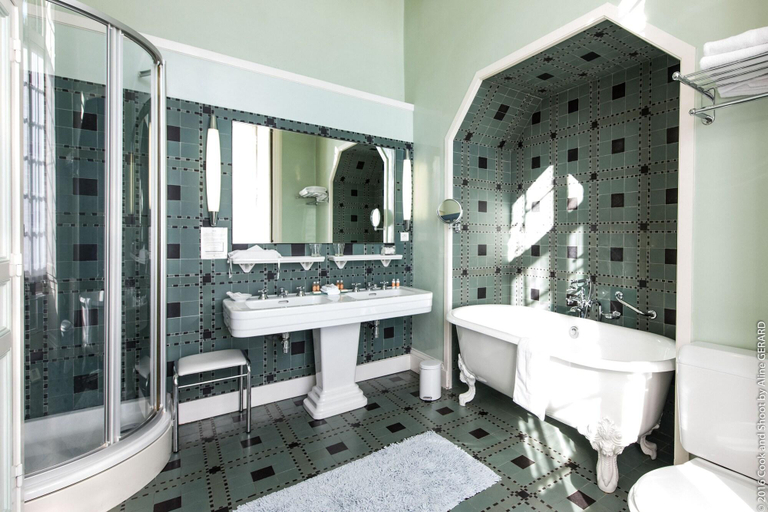 Bathroom 5, Chateau de Noirieux, Maine-et-Loire