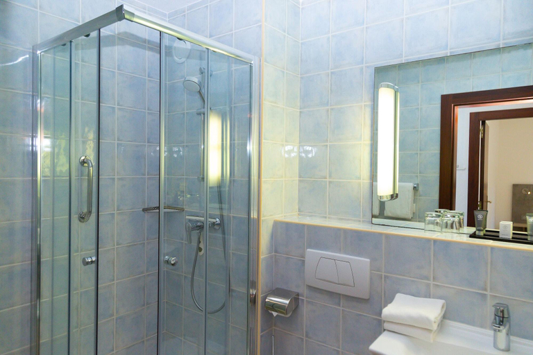 Bathroom 4, Hapimag Resort Antibes, Alpes-Maritimes