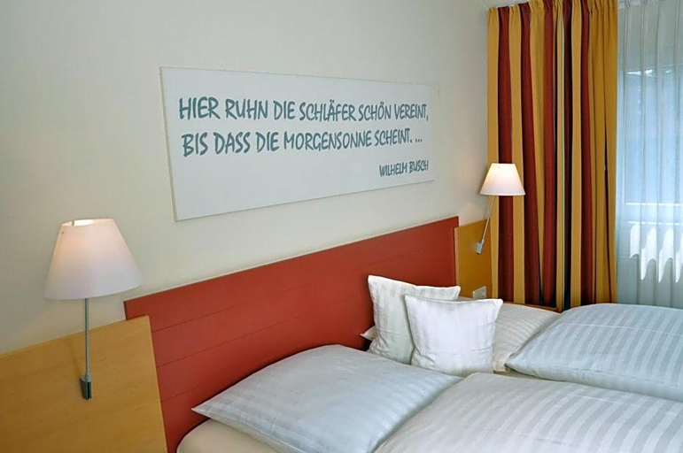 Bedroom 4, Romantik Hotel Schmiedegasthaus Gehrke, Schaumburg