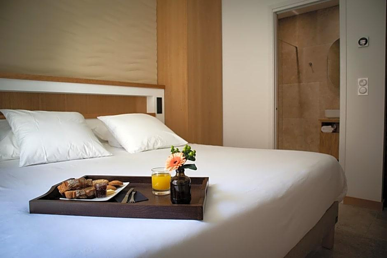 Room 5, Le Royal Hv Tel Restaurant, Corse-du-Sud