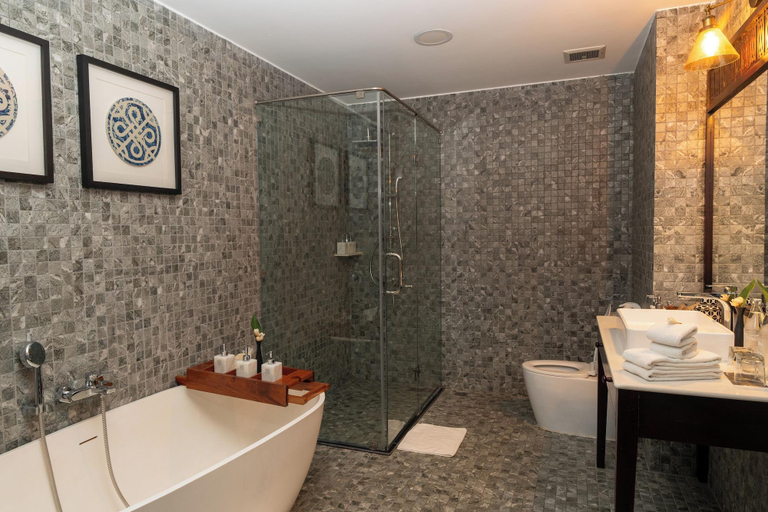 Bathroom 4, Souphattra Hotel, Luang Prabang