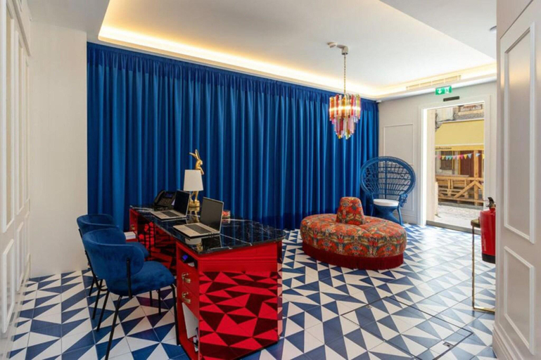 Public Area 4, Upon Angels - Adults Only, Lisbon