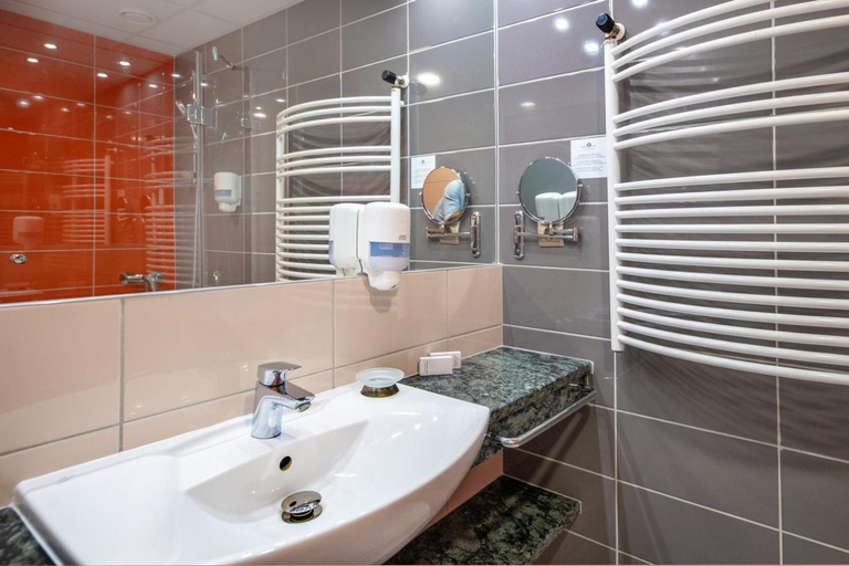 Bathroom 4, Balneo Hotel Zsori Thermal Wellness, Mezőkövesdi