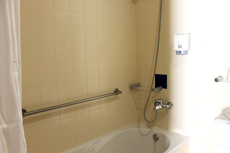 Bathroom 4, Hotel Gameiro, Entroncamento