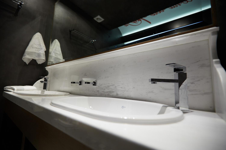 Bathroom 5, Veritas Boutique Art Hotel, Central Macedonia